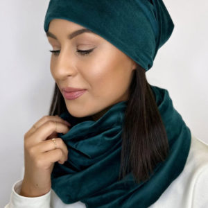 Zielony welurowy komplet czapka i komin - ZIELONY